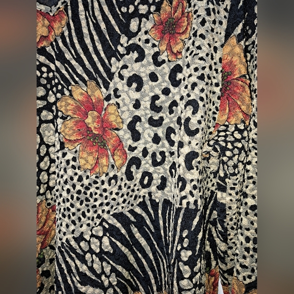 Coldwater Creek Size L / XL Women's Floral / Animal Print Top - Picture 3 of 7